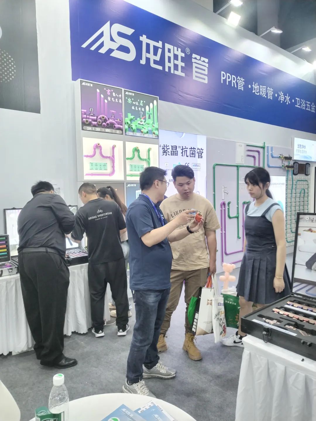 龍勝管2025成都建博會:用科技重塑健康,以藝術定義未來 龍勝管2025成都建博會:用科技重塑健康,以藝術定義未來